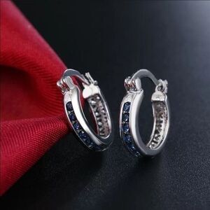 The Blue Hoop earring in 925